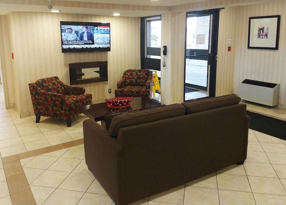 Quality Inn Питерборо Экстерьер фото