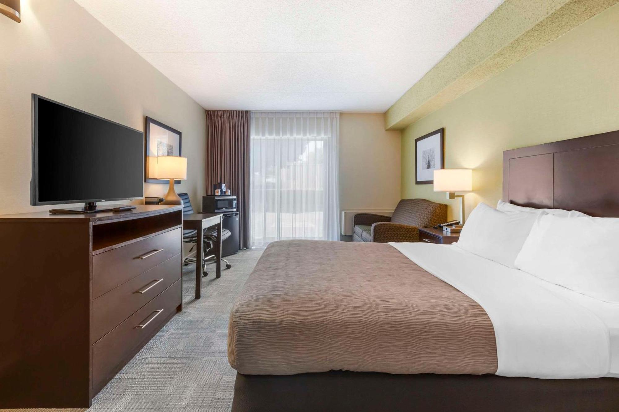 Quality Inn Питерборо Экстерьер фото